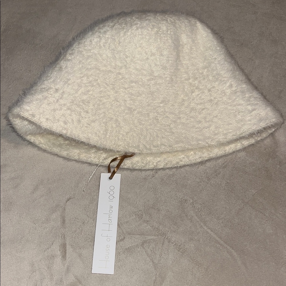 House of Harlow 1960 winter Ivory fuzzy Bucket Hat